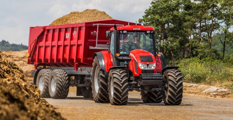 импортный трактор из Чехии